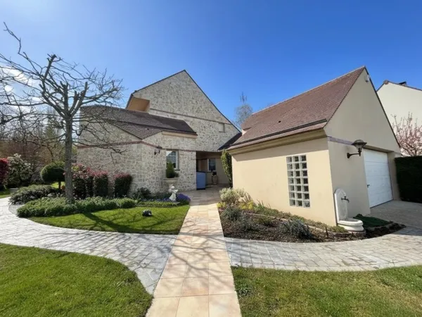 A VENDRE - Maison d'architecte d'exception exposée plein sud -