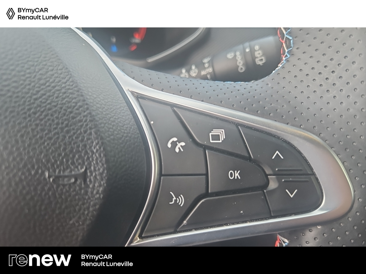 Renault Clio TCe 90 — photo 18