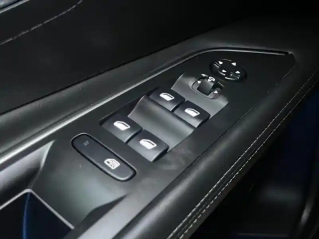 Peugeot 3008 1.2 puretech 130ch s&amp;s allure — photo 9