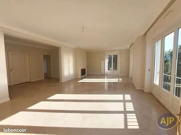 Appartement 5 pièces 151 m²
