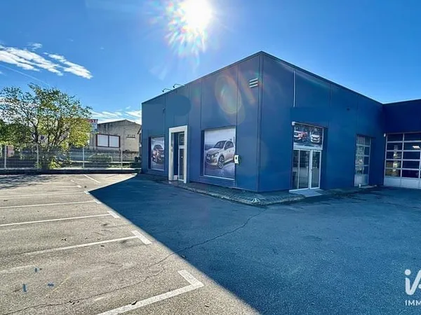 Local commercial 560 m²
