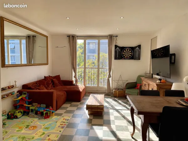 T4 rénové de 83 m² avec balcon, parking et cave - Lyon 3e