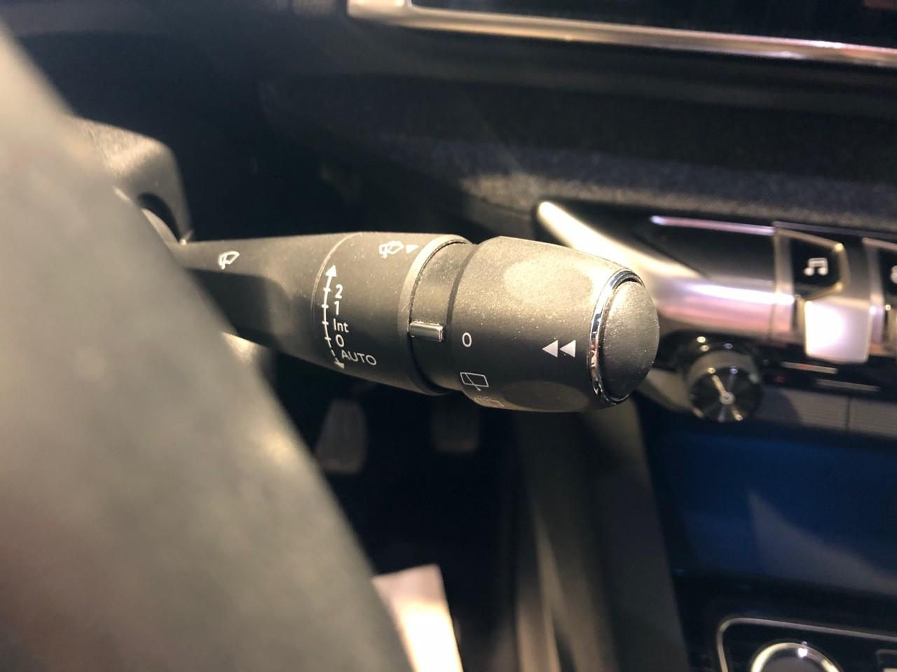 Peugeot 5008 puretech 130ch s&s eat8 allure pack — photo 16