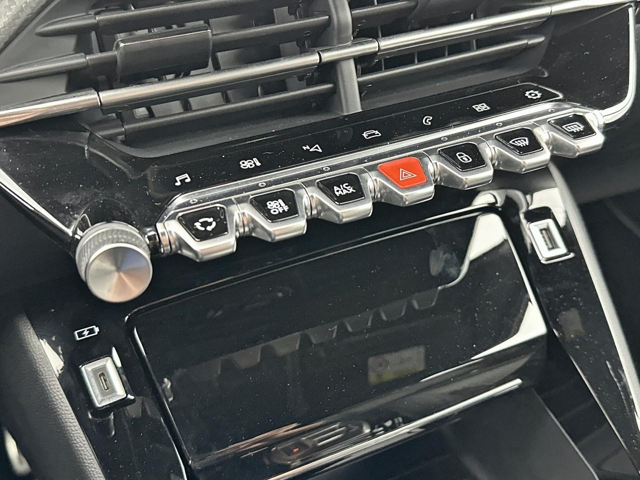Peugeot 2008 puretech 130 s&s eat8 gt — photo 28
