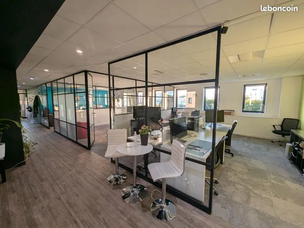 Bureaux de standing de 208 m² + 5 parkings - Proche La Défense (Nanterre) - Libres immédiatement