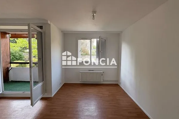 Appartement 3 pièces 970 m²