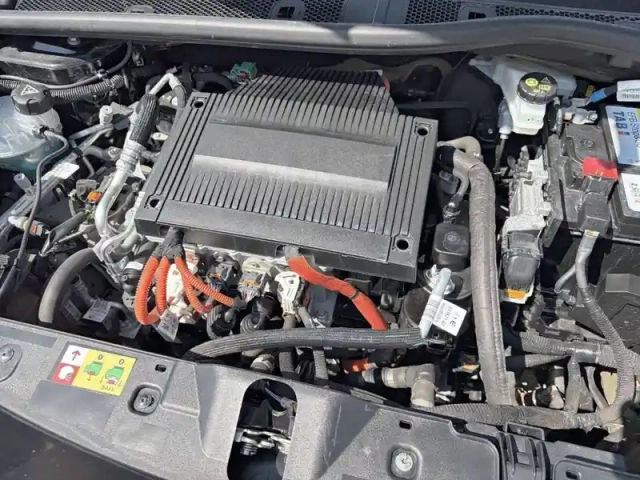 Peugeot 2008 electrique 136 ch — photo 10
