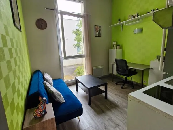 Studio mezzanine meublé et équipé