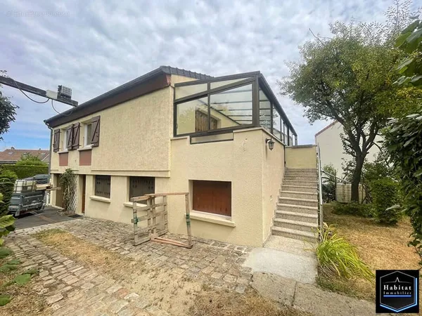 Pavillon individuel - Sous-sol- Terrain 792m²