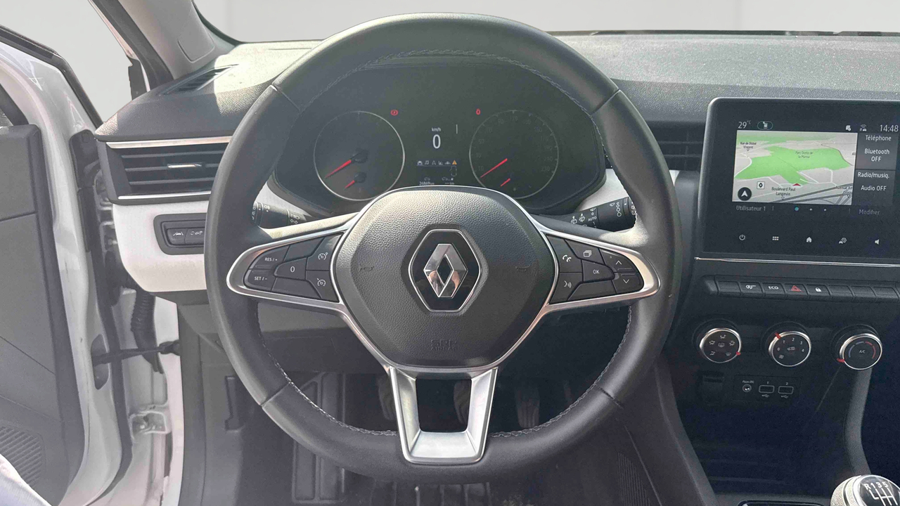 Renault Clio TCe 90 — photo 10