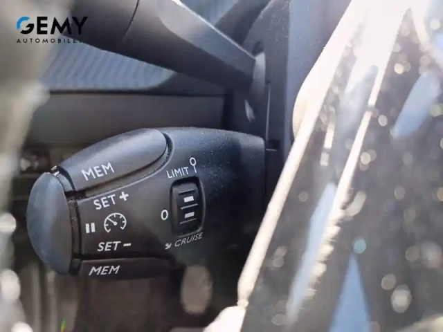 Peugeot 2008 puretech 100 s&amp;s bvm6 — photo 18