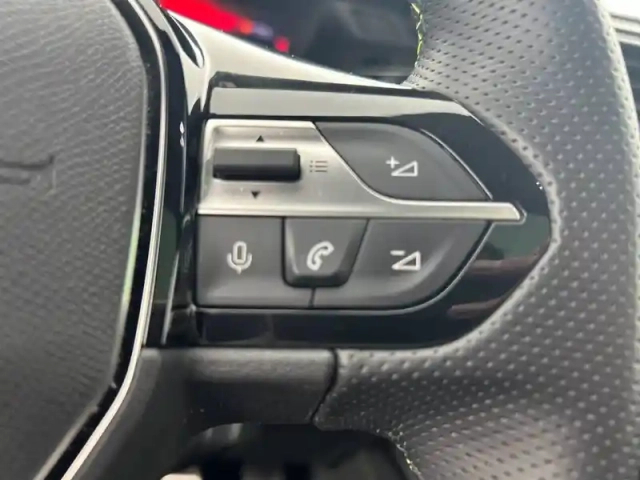 Peugeot 408 puretech 130 ch s&amp;s eat8 — photo 18