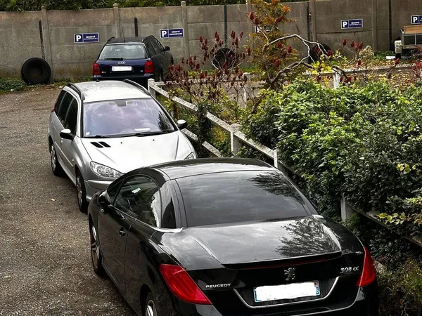 Parking 12 m²