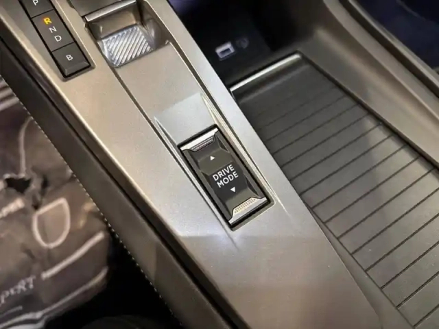 Peugeot 308 electrique 54 kwh 156ch — photo 25