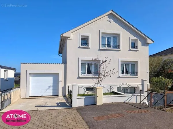 Demeure de charme à Sainte-marie-aux chênes 215m2