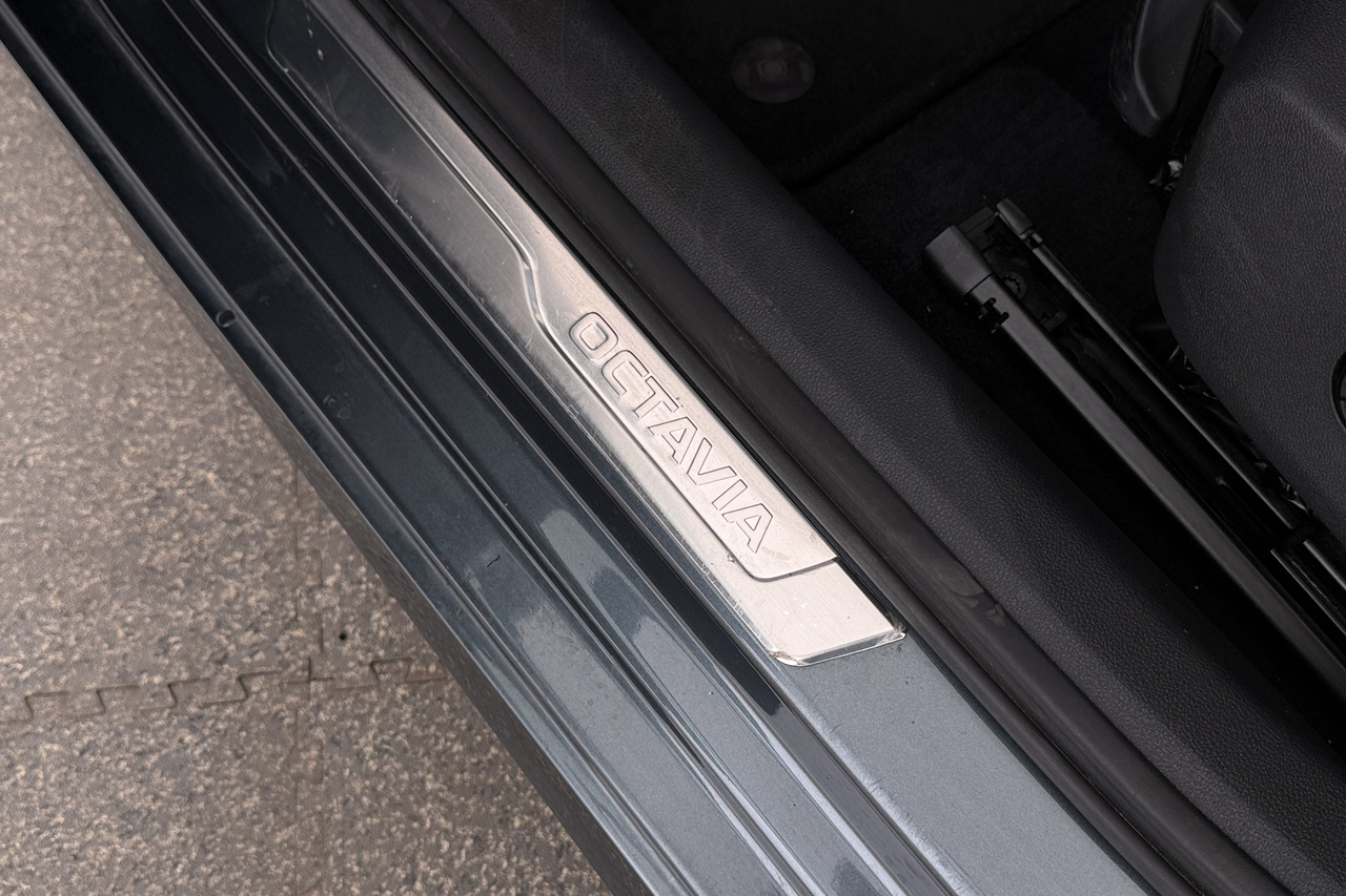 Skoda Octavia Combi — photo 21