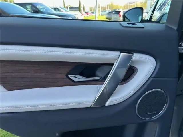 Land Rover Discovery Sport mark vi p300e phev awd bva — photo 5