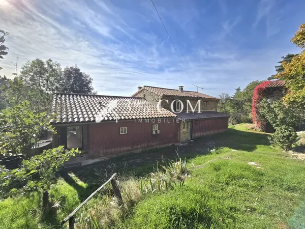 Maison de campagne en pierre de 112m2 et 3 chambres sur 2 he