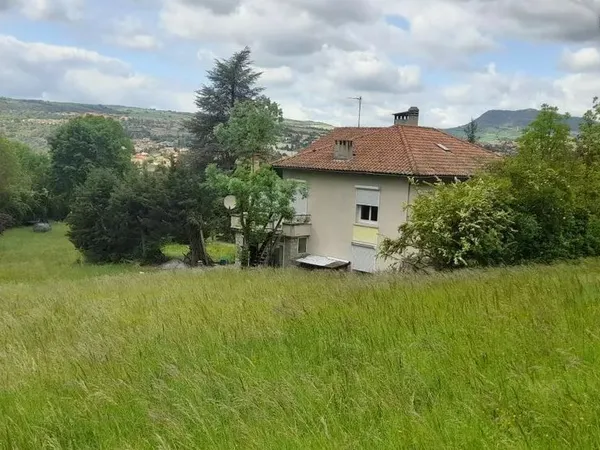 Maison + terrain de 8000m2