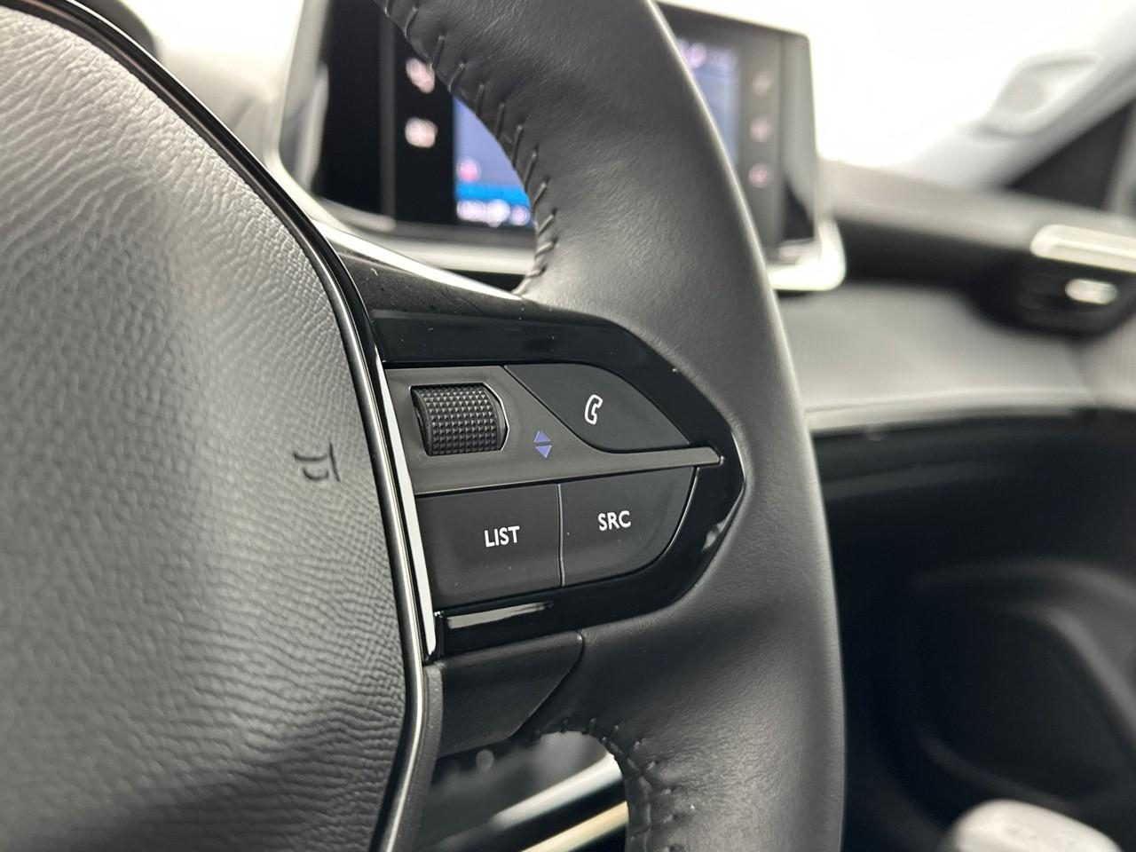 Peugeot 2008 puretech 100 s&s bvm6 allure — photo 18