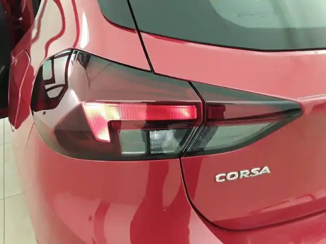 Opel Corsa 1.2 turbo 100 ch bvm6 — photo 17