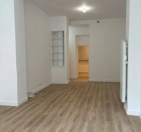 Local commercial 2 pièces 65 m²