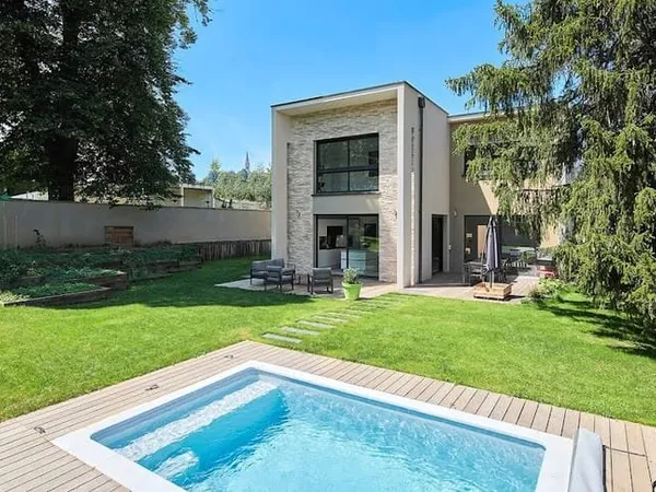 Maison 6 pièces 180 m²