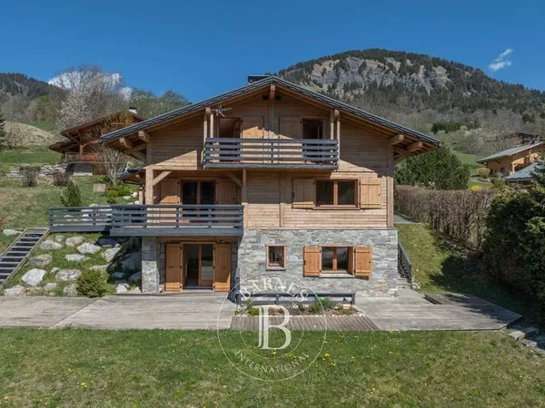 Chalet 7 pièces 151 m²
