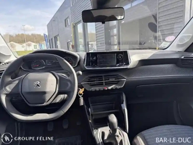 Peugeot 208 1.2 puretech 75ch s&amp;s like 2023 — photo 8