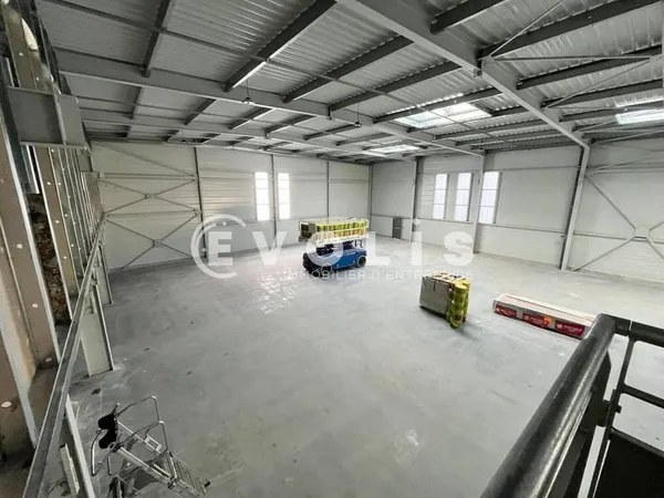 Local d'activité 24882 m²
