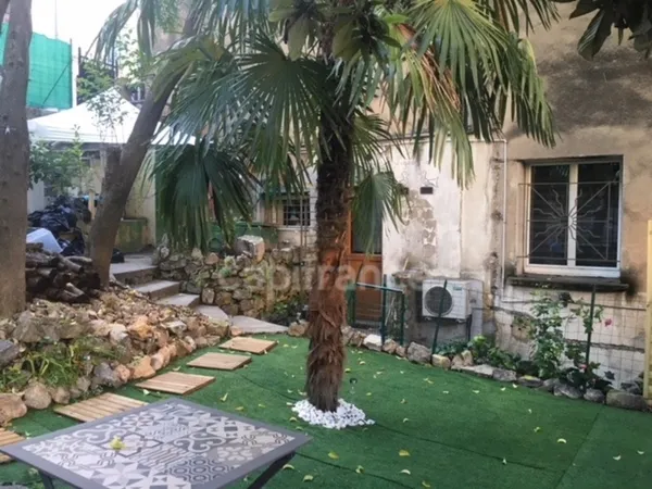 Immeuble à vendre DRAGUIGNAN (83), Taux de rentabilité net de 7,6 %, 4 appartements rénovés, jardin 