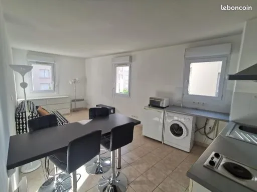 T1 meublé 30 m² - Nîmes centre - Gare à 500 m