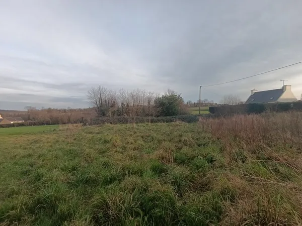 Terrain 1884 m²