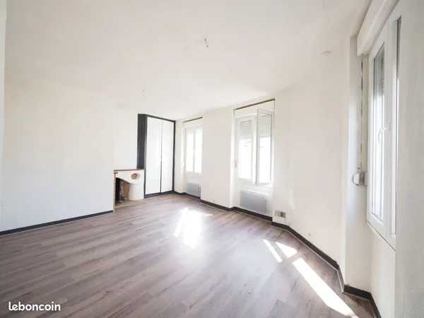 Studio 1 pièce 30 m²