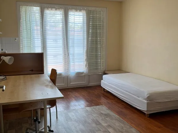 Location chambre meublée à étudiante sérieuse