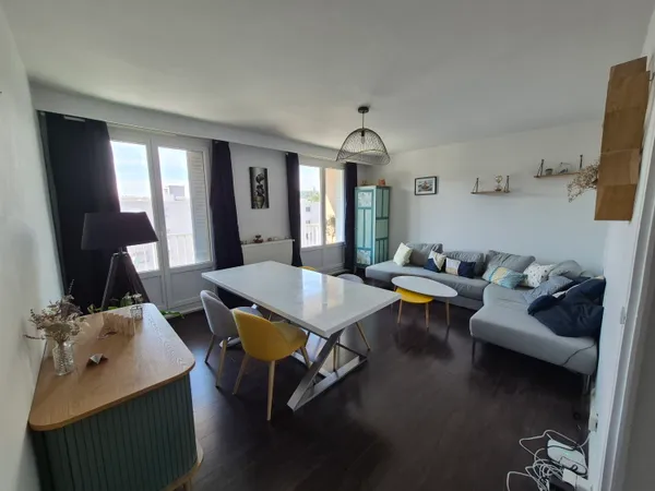 Location T3 meublé - Caluire le bas - 67 M² Cave + Place de parking + balcons