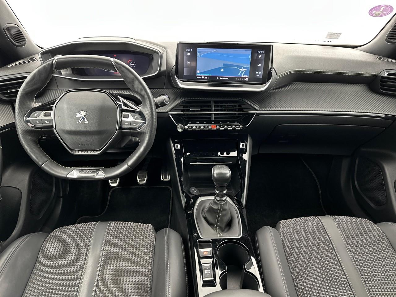 Peugeot 2008 puretech 130 s&s bvm6 gt — photo 11