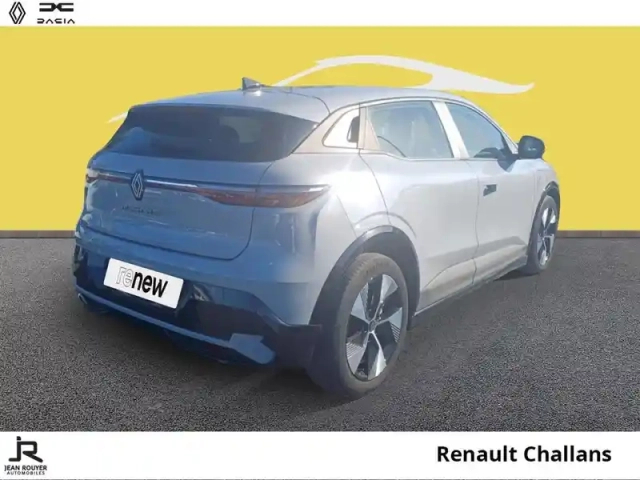 Renault Megane e-tech electric ev60 220ch equilibre super charge -b — photo 12