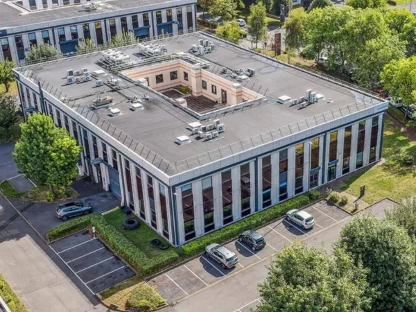 Bureaux 814 m²
