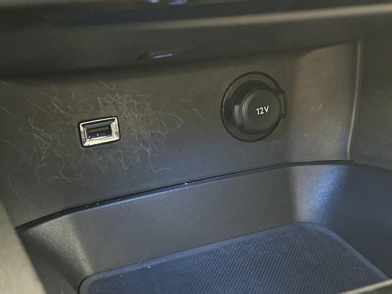 Peugeot 3008 puretech 130ch s&s eat8 allure pack — photo 27