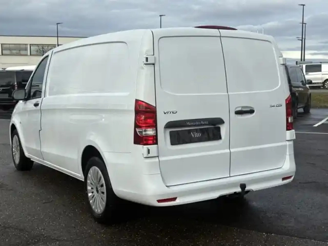 Mercedes Vito 114 cdi fourgon long 136ch bva — photo 12