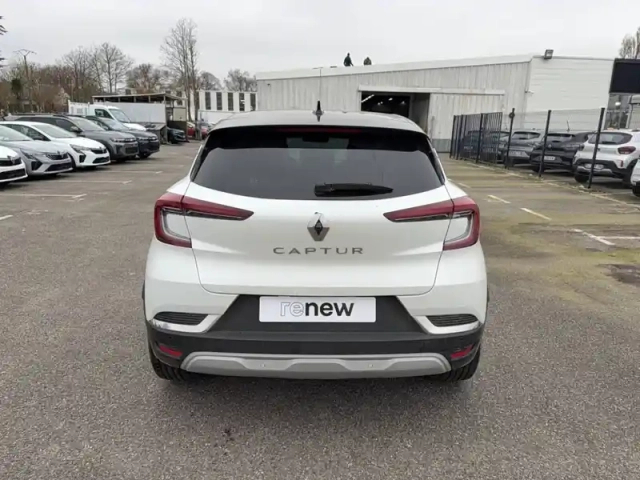 Renault Captur mild hybrid 140 — photo 4