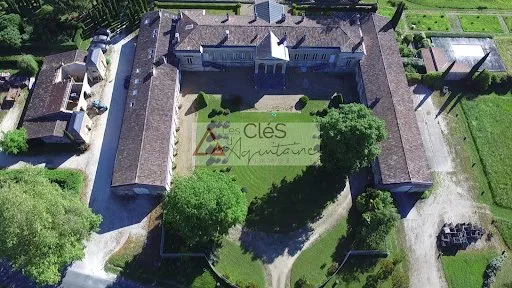 Château 21 pièces 740 m²