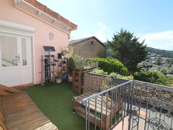 EXCLUSIVITÉ - LA TURBIE - Charmante maison de village avec g