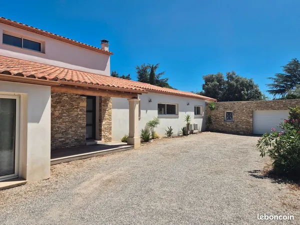 Maison - 6 pièces - 211 M2
