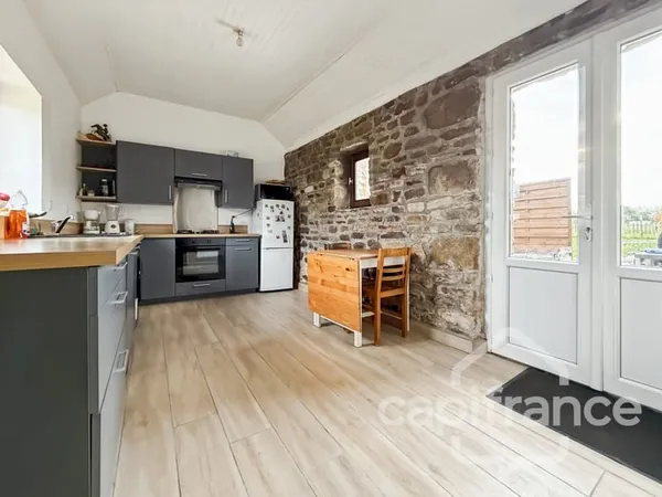 Plouguerneau  29880 - Maison en pierre de 73 m² - trois chambres - terrain de 1 880 m² - Littoral à