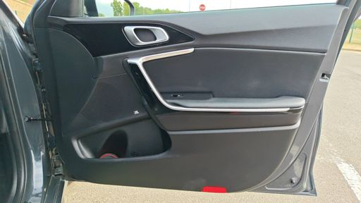 Kia ProCeed 1.4 T-GDi 140 DCT7 - GT Line Premium – 2019 – 112000 km – Essence – Boîte Automatique — photo 68