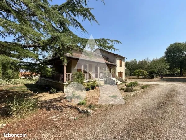 Propriété 4 pièces 100 m²
