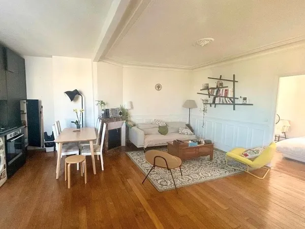 Lumineux 3 pièces de 58 m² avec charme, vue dégagée et sans travaux