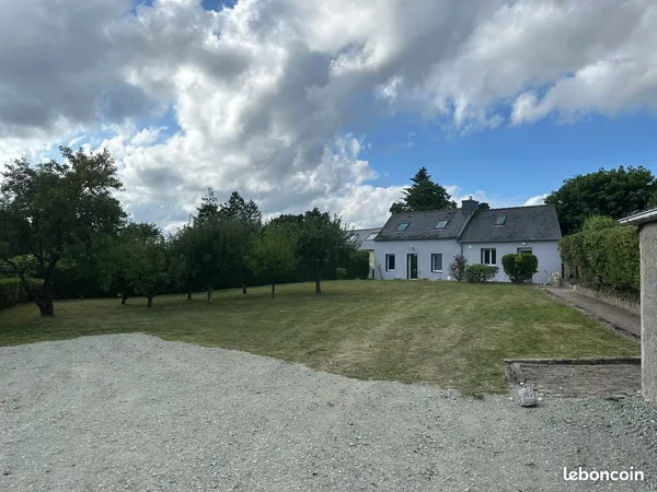 Location maison à Poullaouen